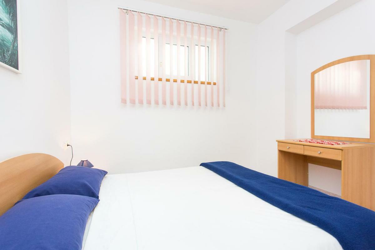 2-Bedroom Apartment 300M From Beach In Punat Εξωτερικό φωτογραφία